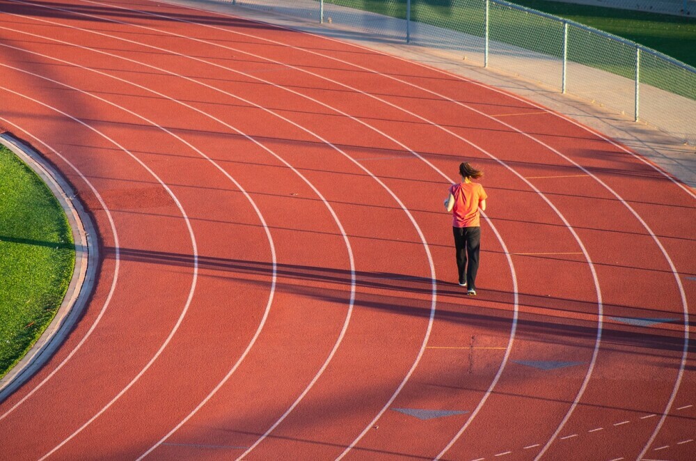AlanJE vs Traditional Gyms: Why Choose the Future of Fitness